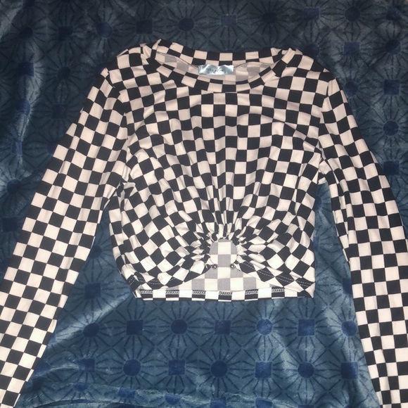 Checkered cropped long sleeve shirt - Picture 3 of 3